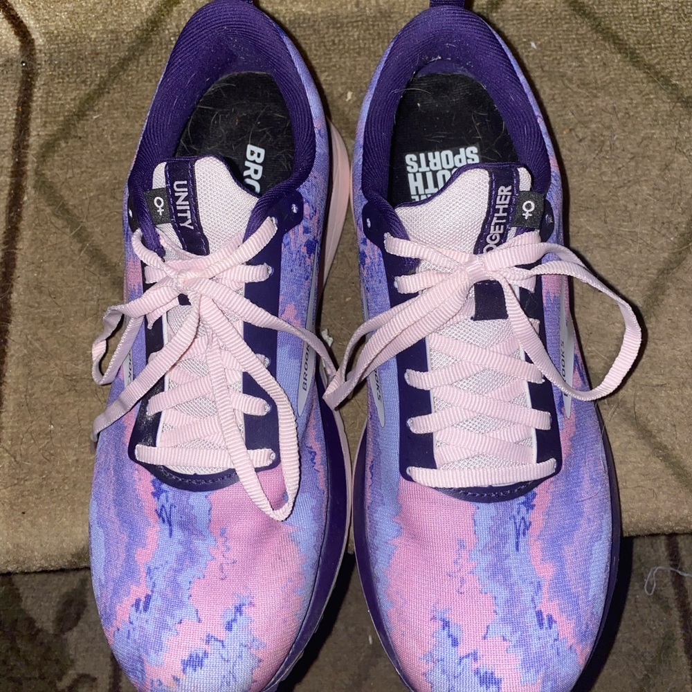 Brooks Unity running tie dye sneakers GUC